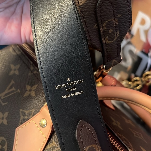 ❌SOLD❌Gorgeous Speedy 35 Handbag! - Picture 16 of 17